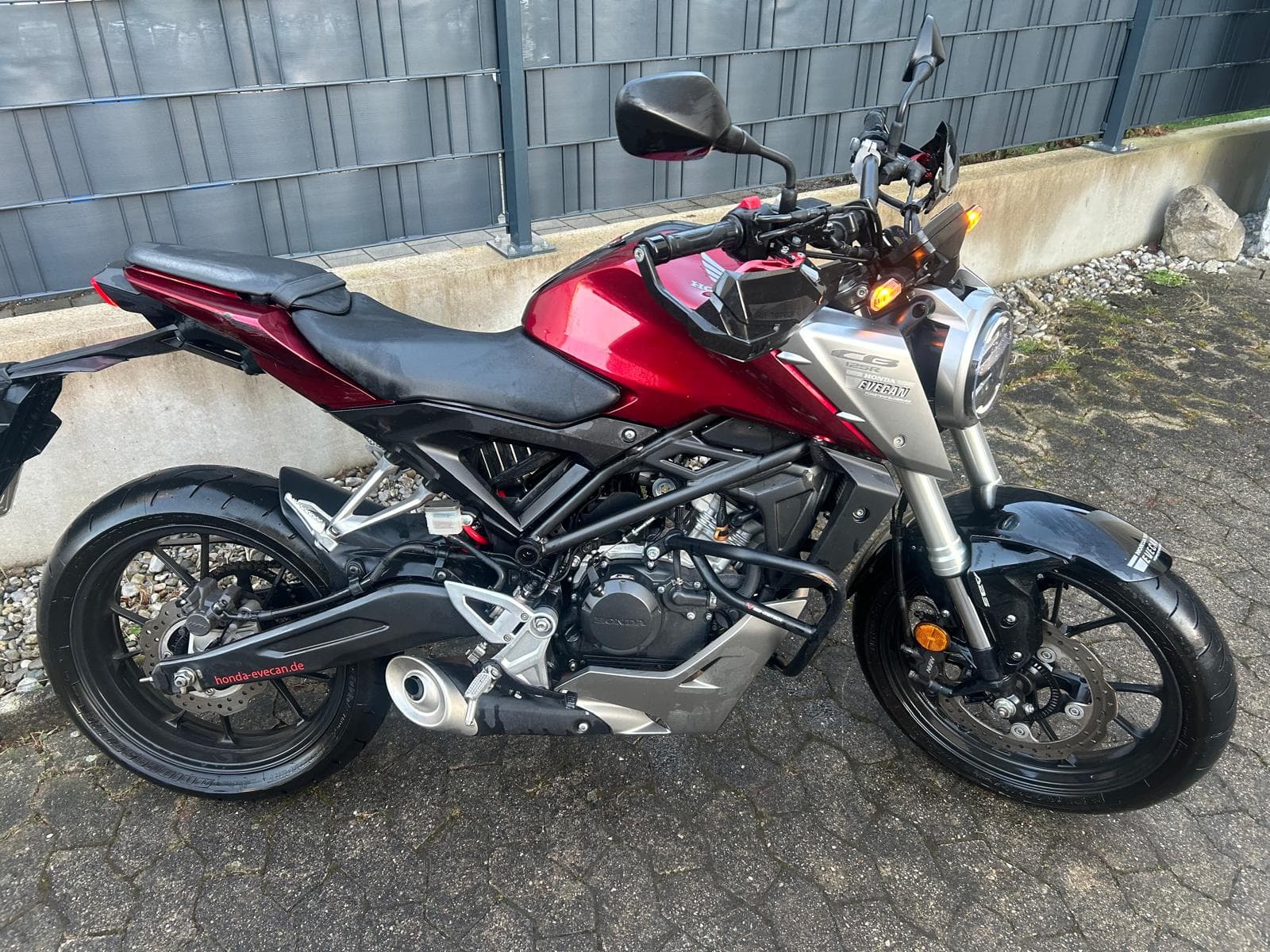 Honda CBR125R