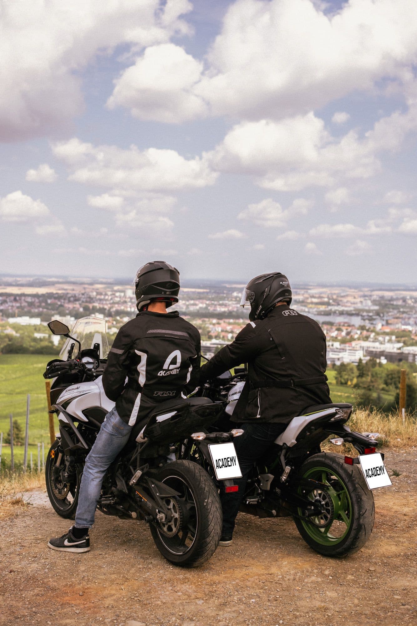 Klassenspezifischer Theorieunterricht alle Klassen A und B196